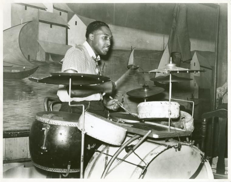 Juke_joint_drummer